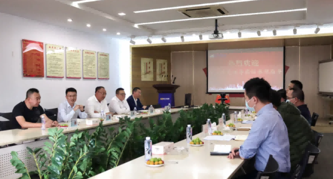 东莞市工信局与镇经发局领导莅临beat·365参观指导